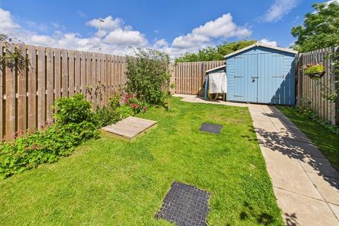 3 bedroom end of terrace house to rent, Cunningham Square, Portobello, Edinburgh, EH15