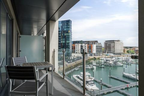 undefined, Maritime Walk, Ocean Village, Southampton, Hampshire, SO14