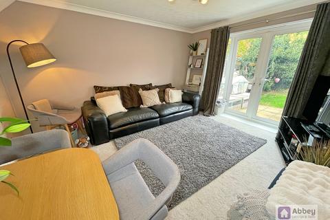 2 bedroom semi-detached house for sale, Manor Drive, Leicester, LE4