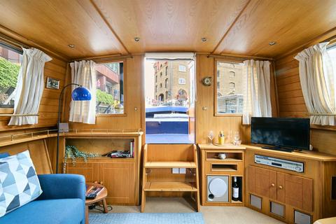 undefined, St Katharine Docks, Wapping, E1W
