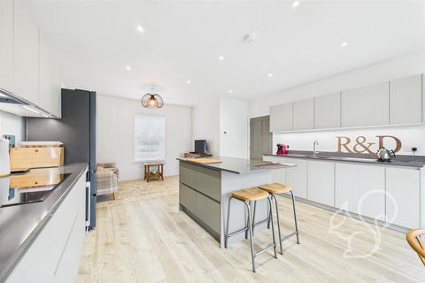 4 bedroom house for sale, Oyster catcher Walk, West Mersea CO5