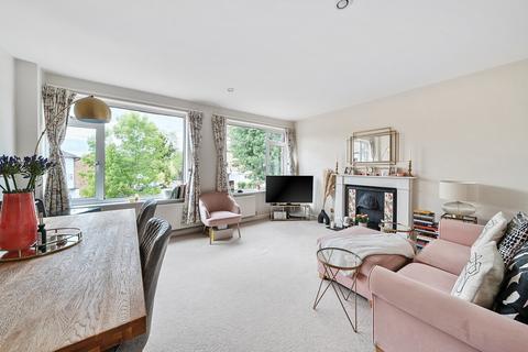 Flat 1, Bearstead House Abbey Park, Beckenham, BR3 1PP