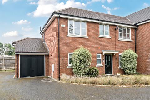 Hersham Road, Hersham, KT12