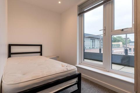 3 bedroom apartment to rent, Alexandra Park, Willow Road, Leeds, Copy, LS4