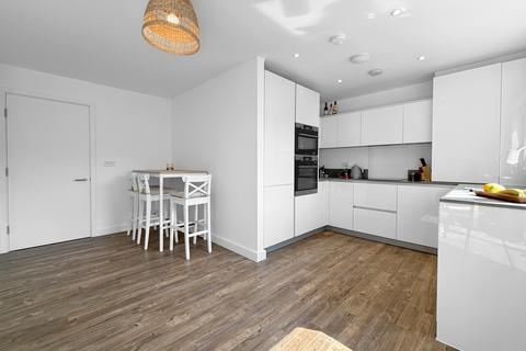2 bedroom flat for sale, Trumpington, Cambridge CB2