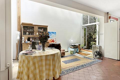 4 bedroom terraced house for sale, Humberstone Road, Cambridge CB4