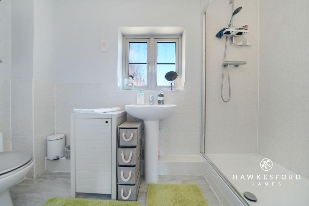 Monarch Drive, Sittingbourne - Shower room