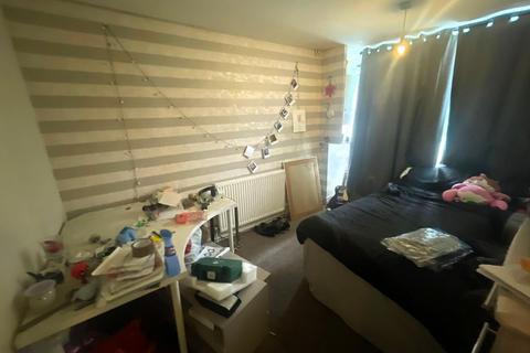 34 Egremont Lawn, Liverpool, L27 5RB