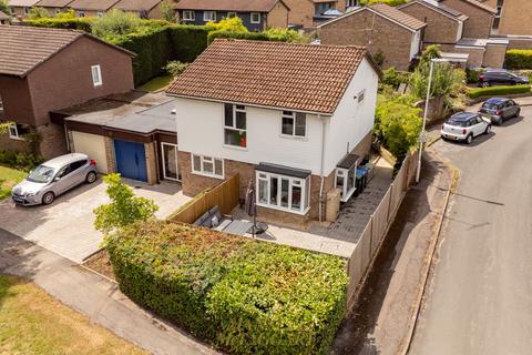 Stuart Way, East Grinstead RH19