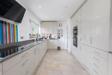 5 bedroom link detached house for sale, Stuart Way, East Grinstead RH19
