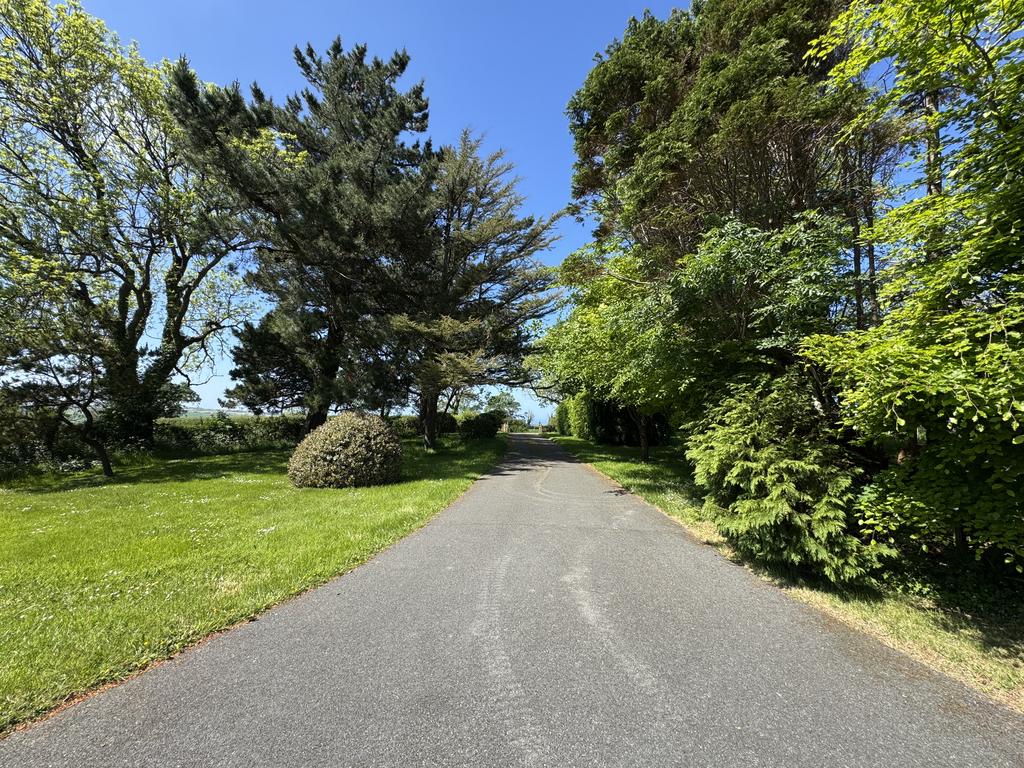 ENTRANCE & HOUSE