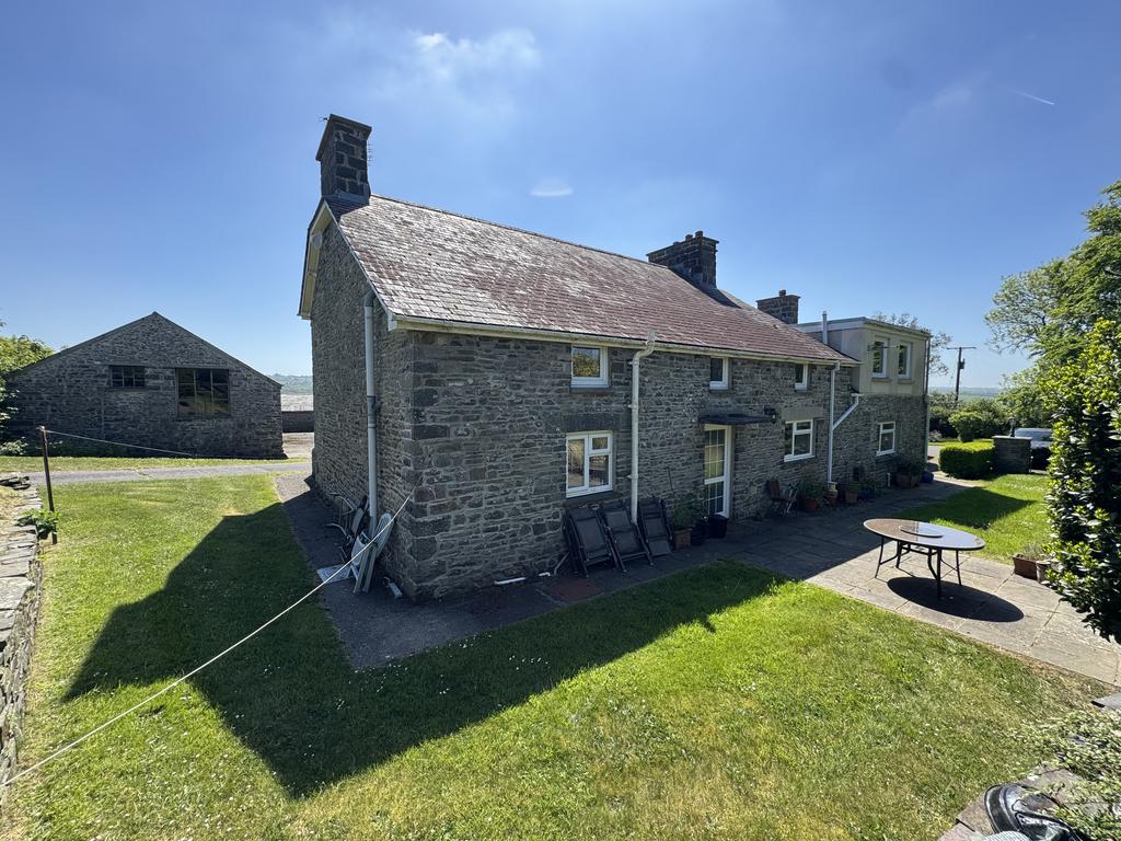 ENTRANCE & HOUSE