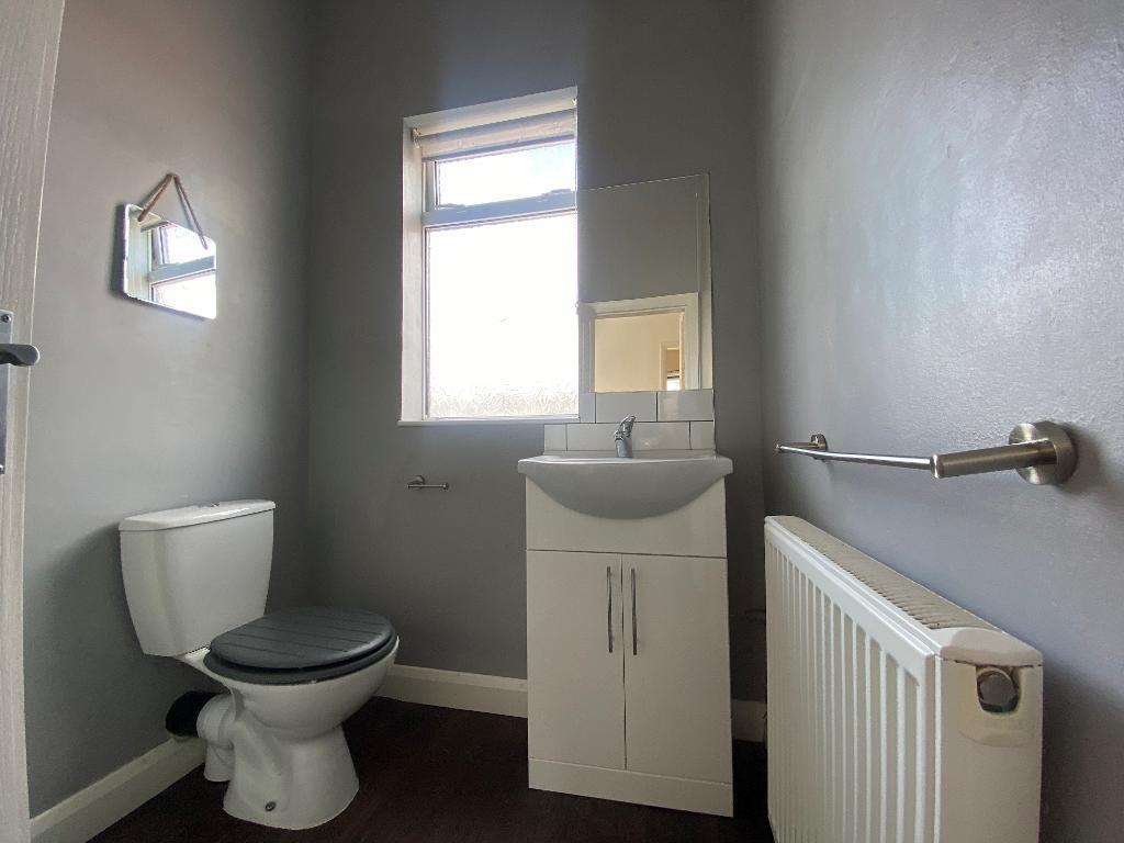 FF Shower Room