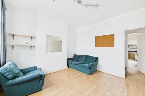 3 bedroom end of terrace house to rent, Fitzgerald Road, South Yorkshire S10