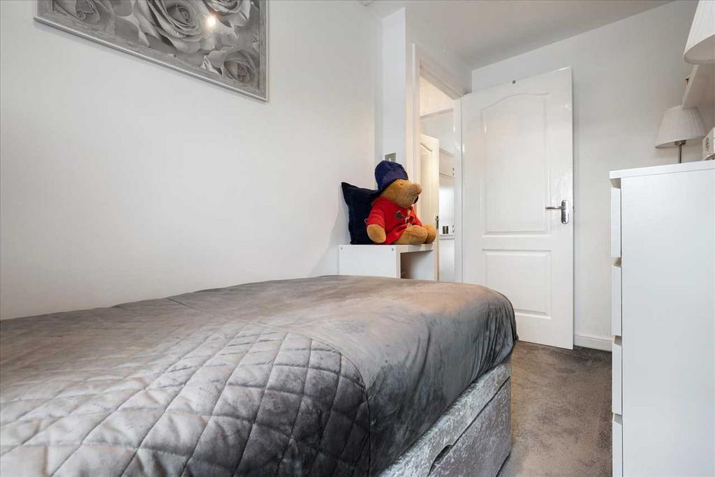 Bedroom Two (2)