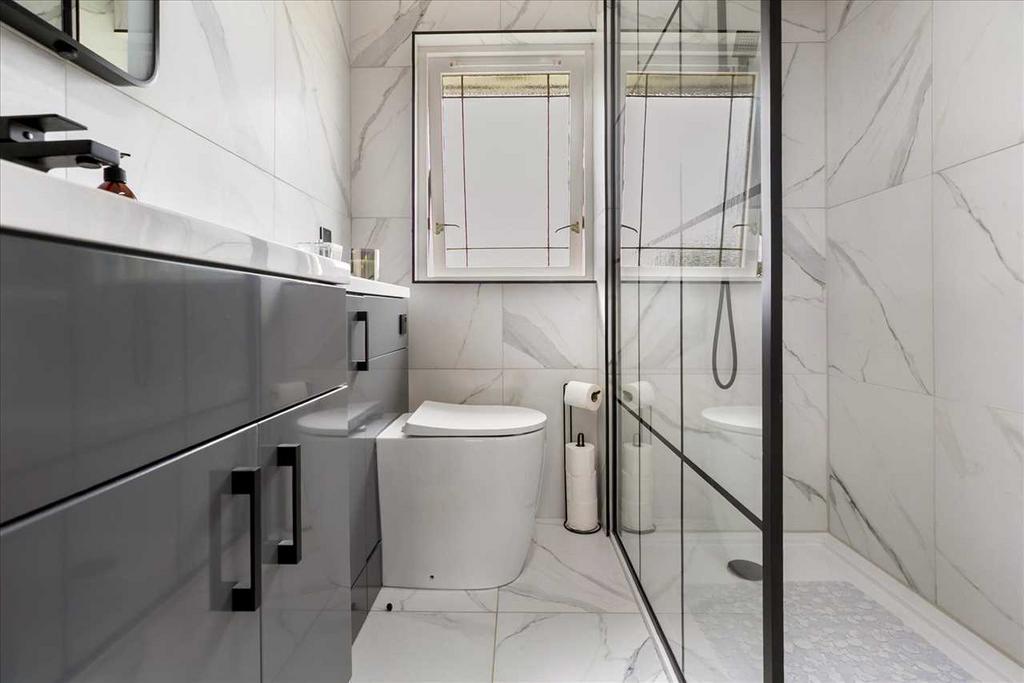 Shower Room (1)