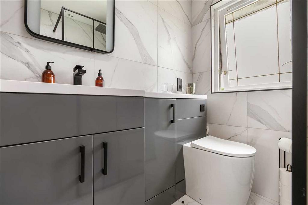 Shower Room (2)