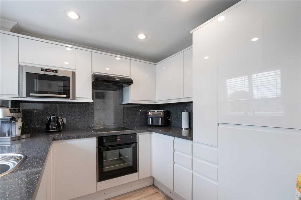 Kitchen (2)