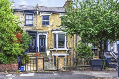 Shacklewell Lane, Dalston