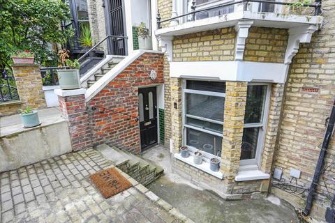 undefined, Shacklewell Lane, Dalston