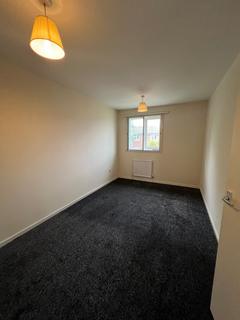 2 bedroom terraced house to rent, Kincraig Close, Manchester M11