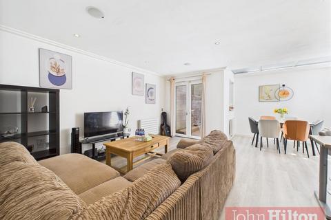 4 bedroom house to rent, Kingscote Way, Brighton