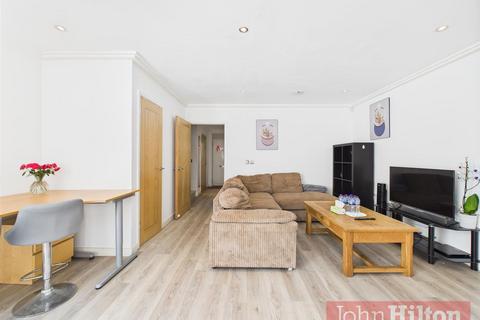 4 bedroom house to rent, Kingscote Way, Brighton