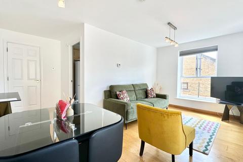 2 bedroom apartment to rent, Gloucester House, Gatcombe Road, London E16