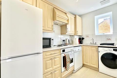 2 bedroom apartment to rent, Gloucester House, Gatcombe Road, London E16
