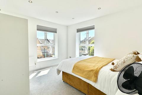 2 bedroom apartment to rent, Gloucester House, Gatcombe Road, London E16