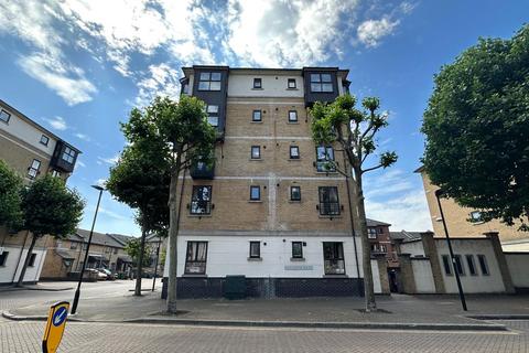 2 bedroom apartment to rent, Gatcombe Road, London E16