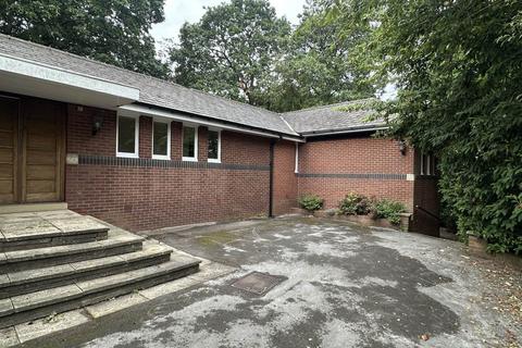 4 bedroom bungalow to rent, Stanwell Avenue, Huddersfield, West Yorkshire, HD2