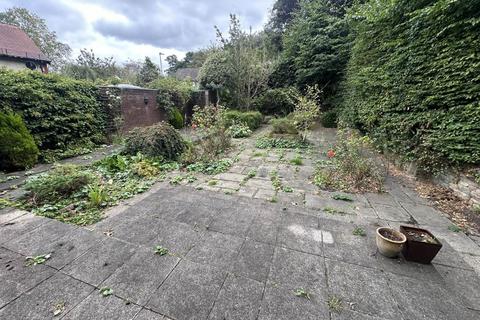 4 bedroom bungalow to rent, Stanwell Avenue, Huddersfield, West Yorkshire, HD2