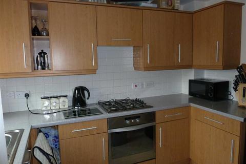 2 bedroom terraced house to rent, Waylands Road