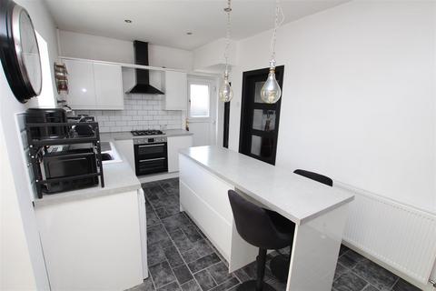 14 Plumpton Walk, Bradford, BD2 1PB