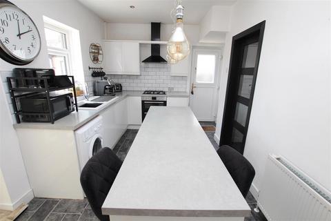 14 Plumpton Walk, Bradford, BD2 1PB