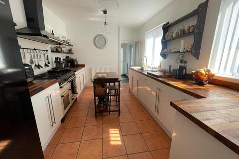 4 bedroom end of terrace house for sale, Outwoods Street, Horninglow, Burton-on-Trent, DE14