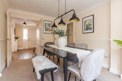 4 bedroom detached house for sale, Bates Close, Market Harborough LE16