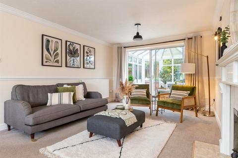 4 bedroom detached house for sale, Bates Close, Market Harborough LE16