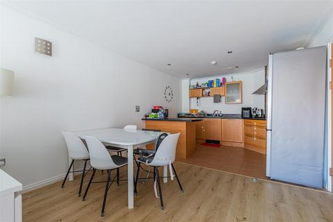 2 bedroom apartment for sale, Chandlery Way, Cardiff CF10