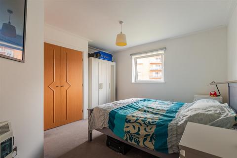 2 bedroom apartment for sale, Chandlery Way, Cardiff CF10
