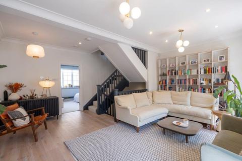 4 Acacia Gardens, London, NW8 6AH