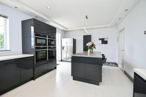 332 Fox Hill Road, Sheffield, S6 1BN