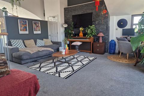 2 bedroom penthouse for sale, 67 Friar Street, Worcester.  WR1 2NA