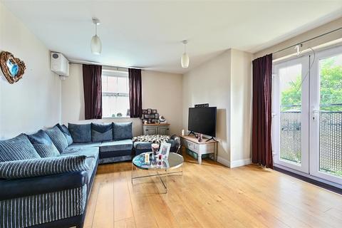 56 Appleton Drive, Basingstoke, RG24 9RX