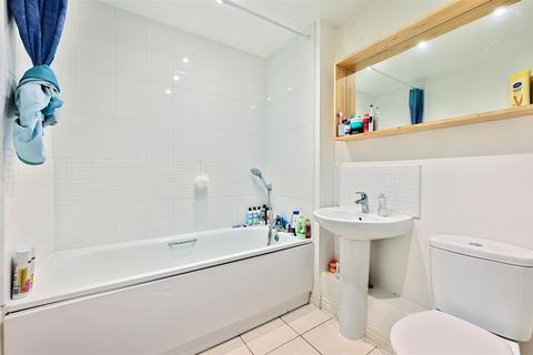 56 Appleton Drive, Basingstoke, RG24 9RX