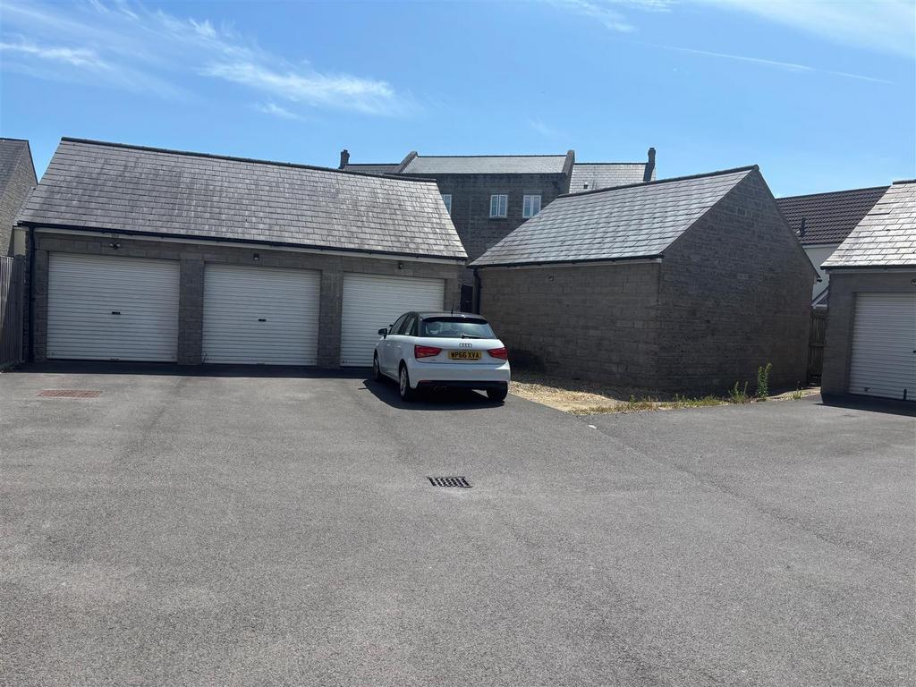 Garage & Surround
