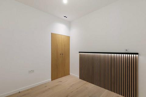 2 bedroom flat for sale, Sutherland Road, London W13