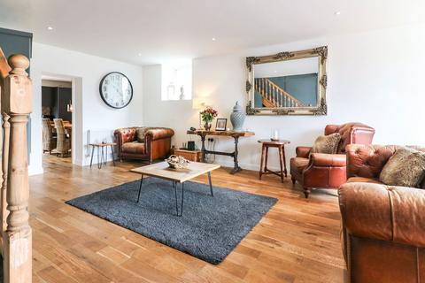 3 bedroom character property for sale, Station Road, Grimsby DN41