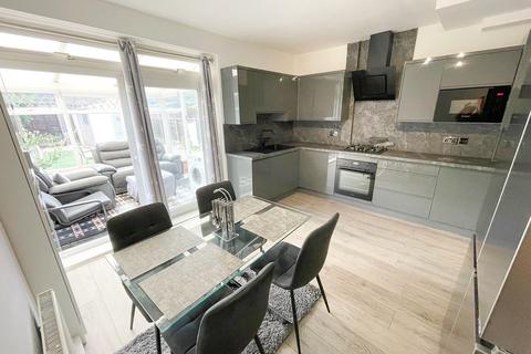 7 Belvedere Drive, Bredbury, Stockport, SK6 2EF